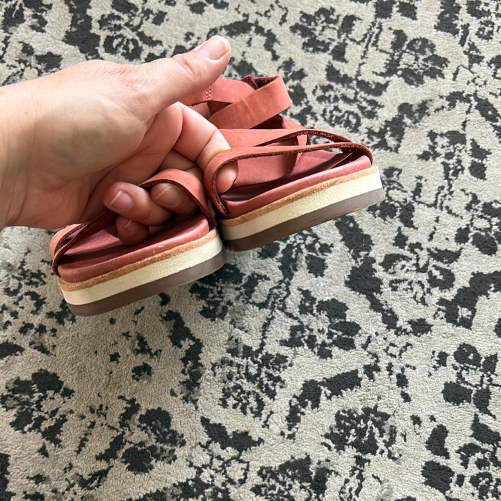 Merrell dusty rose Sandals Comfortable Summer Footwear - Picture 8 of 9